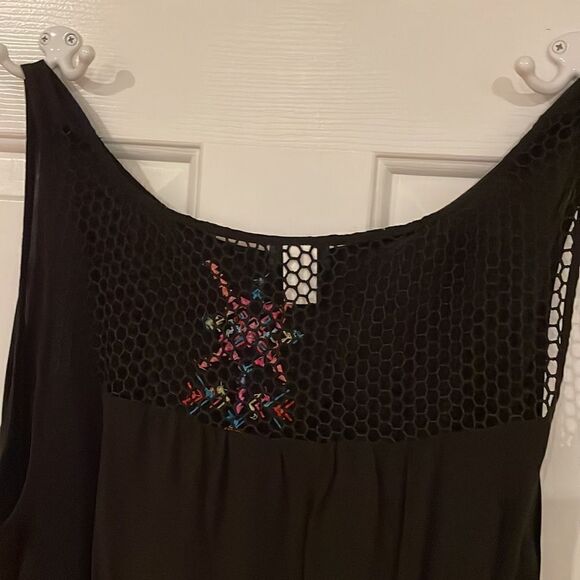 Torrid Aztec-y Flowy top 🌻 - Picture 7 of 9